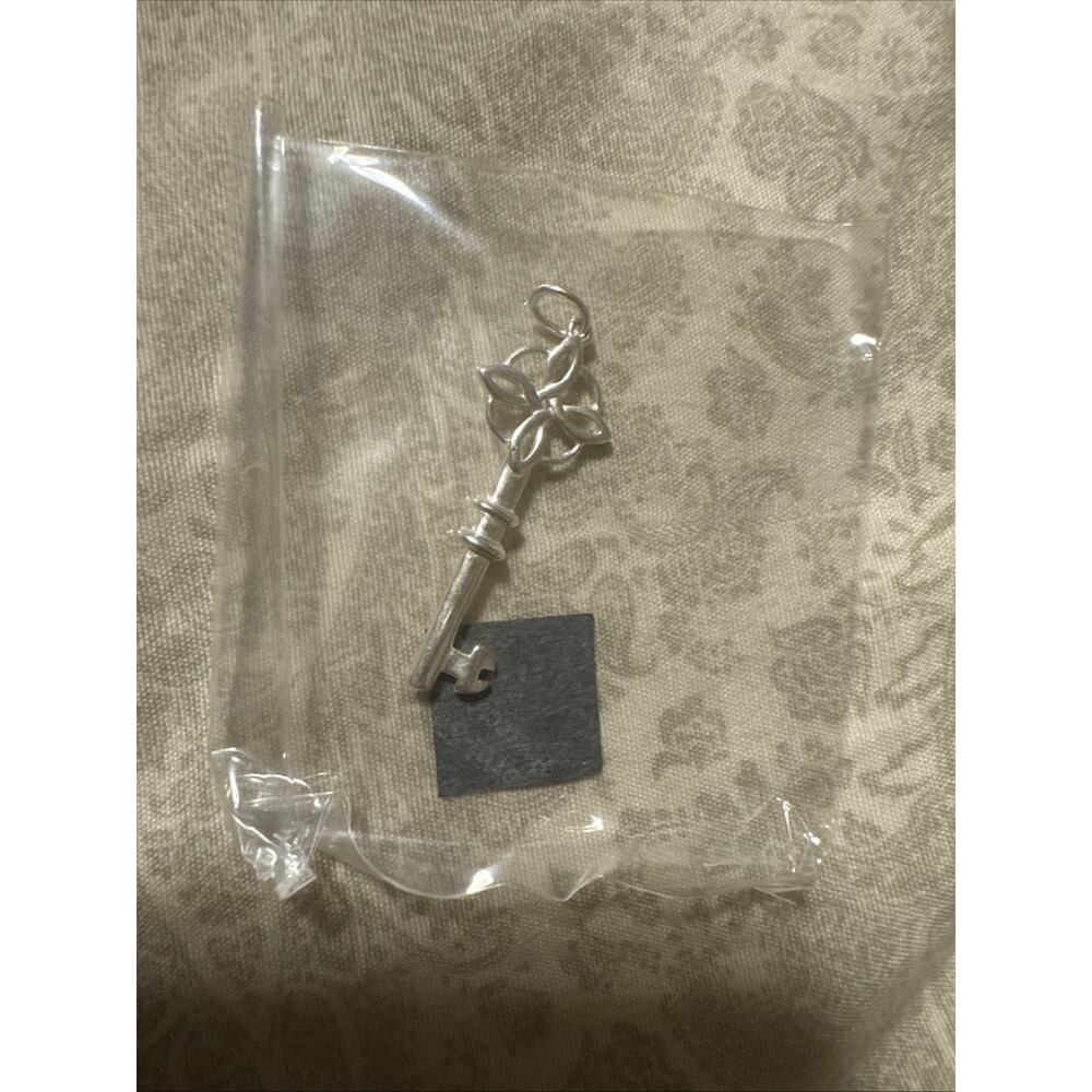 Stella And Dot 925 Key To My Heart Charm Pendant Sterling Silver with box 1.5”